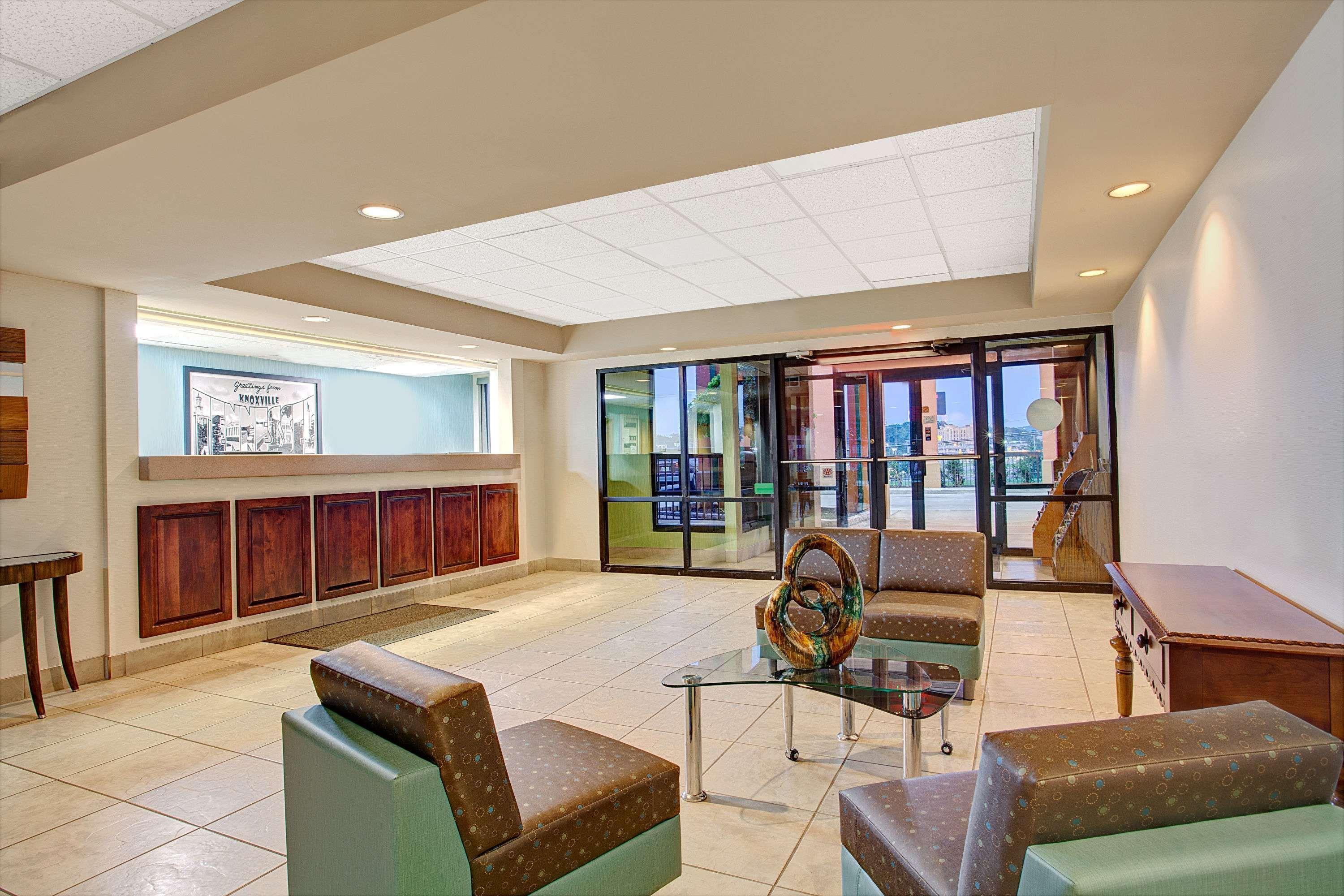 Hotel Super 8 By Wyndham East