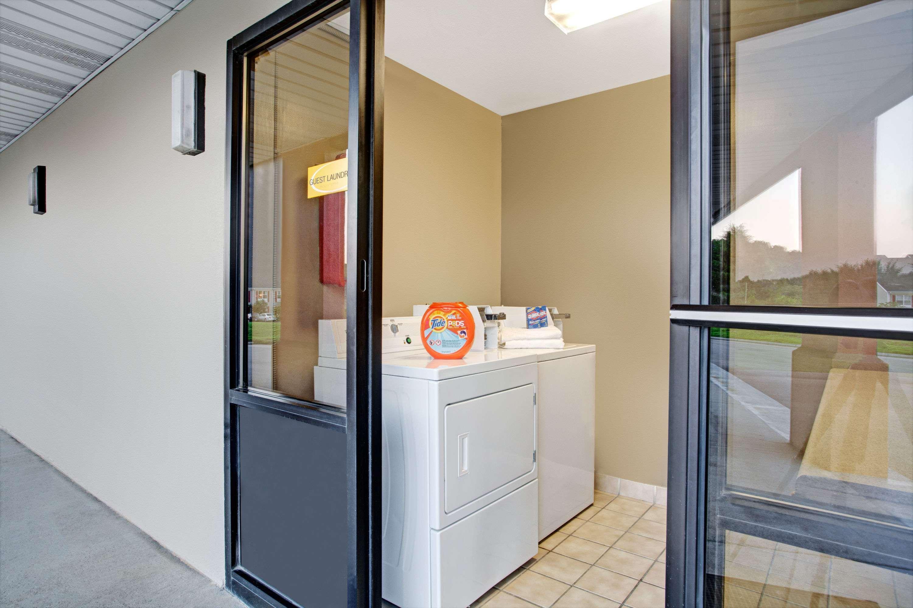 Hotel Super 8 By Wyndham East Knoxville
